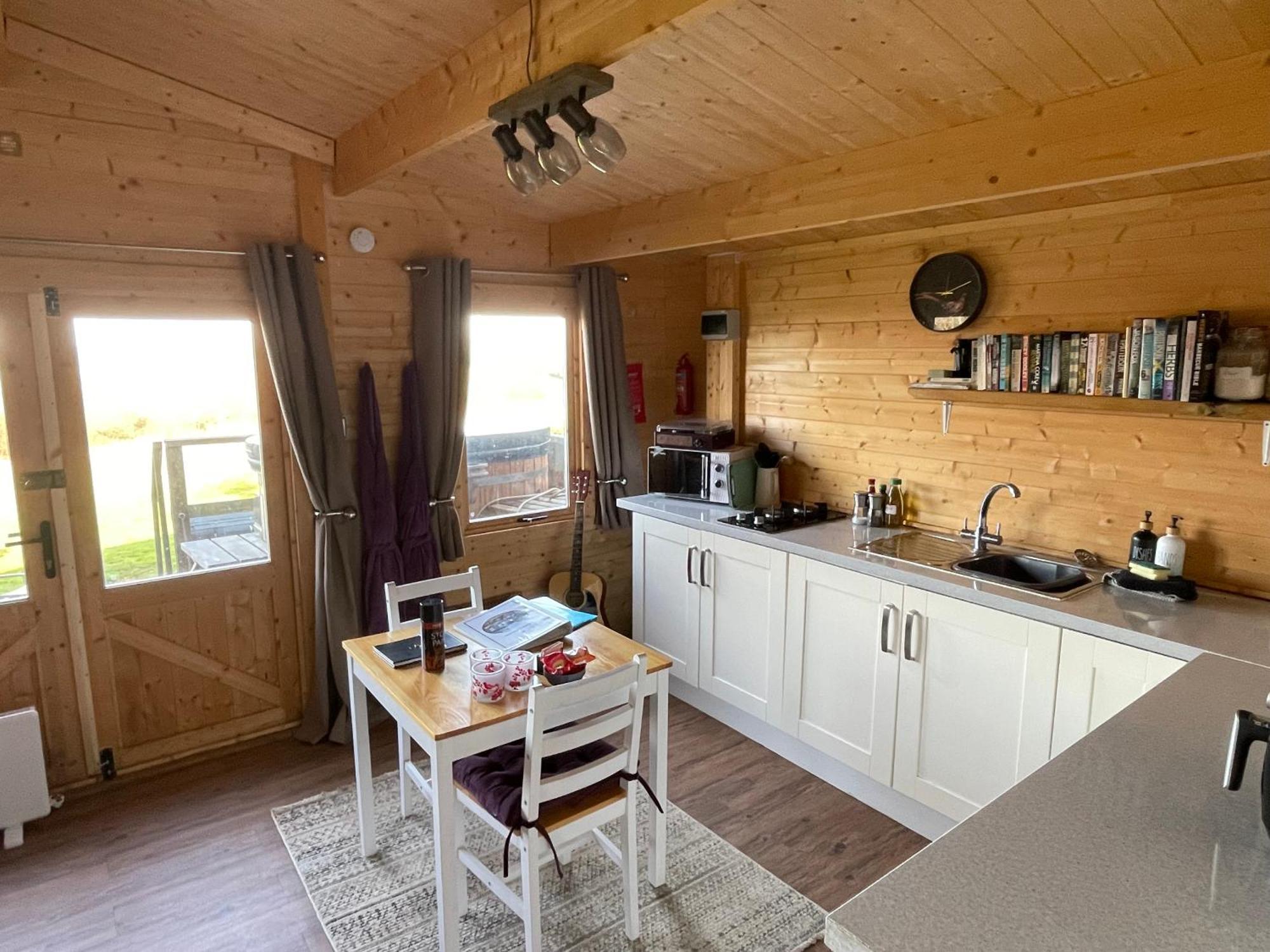 Cosy Cabin In Annie'S Meadow West Meon Экстерьер фото