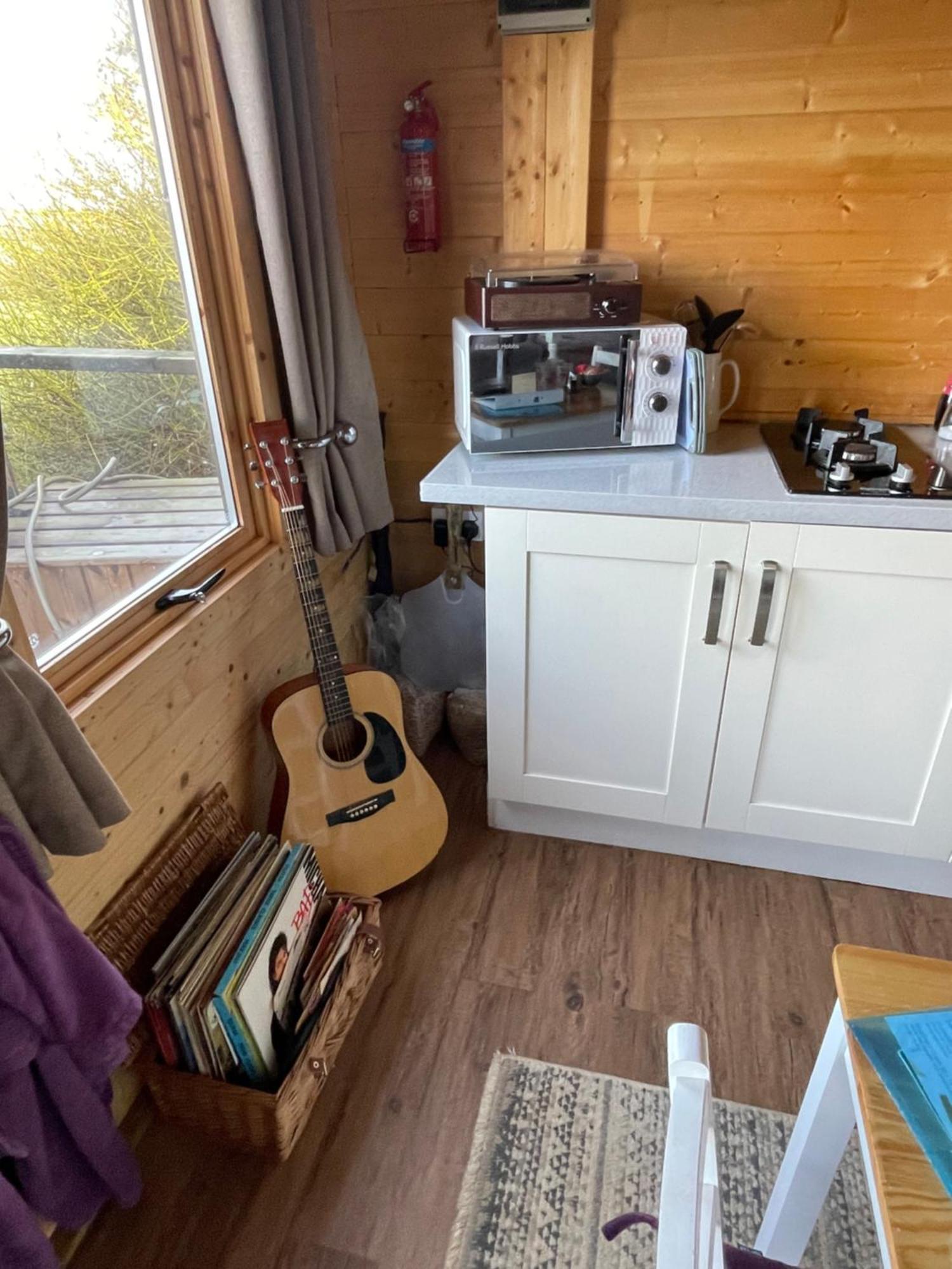 Cosy Cabin In Annie'S Meadow West Meon Экстерьер фото