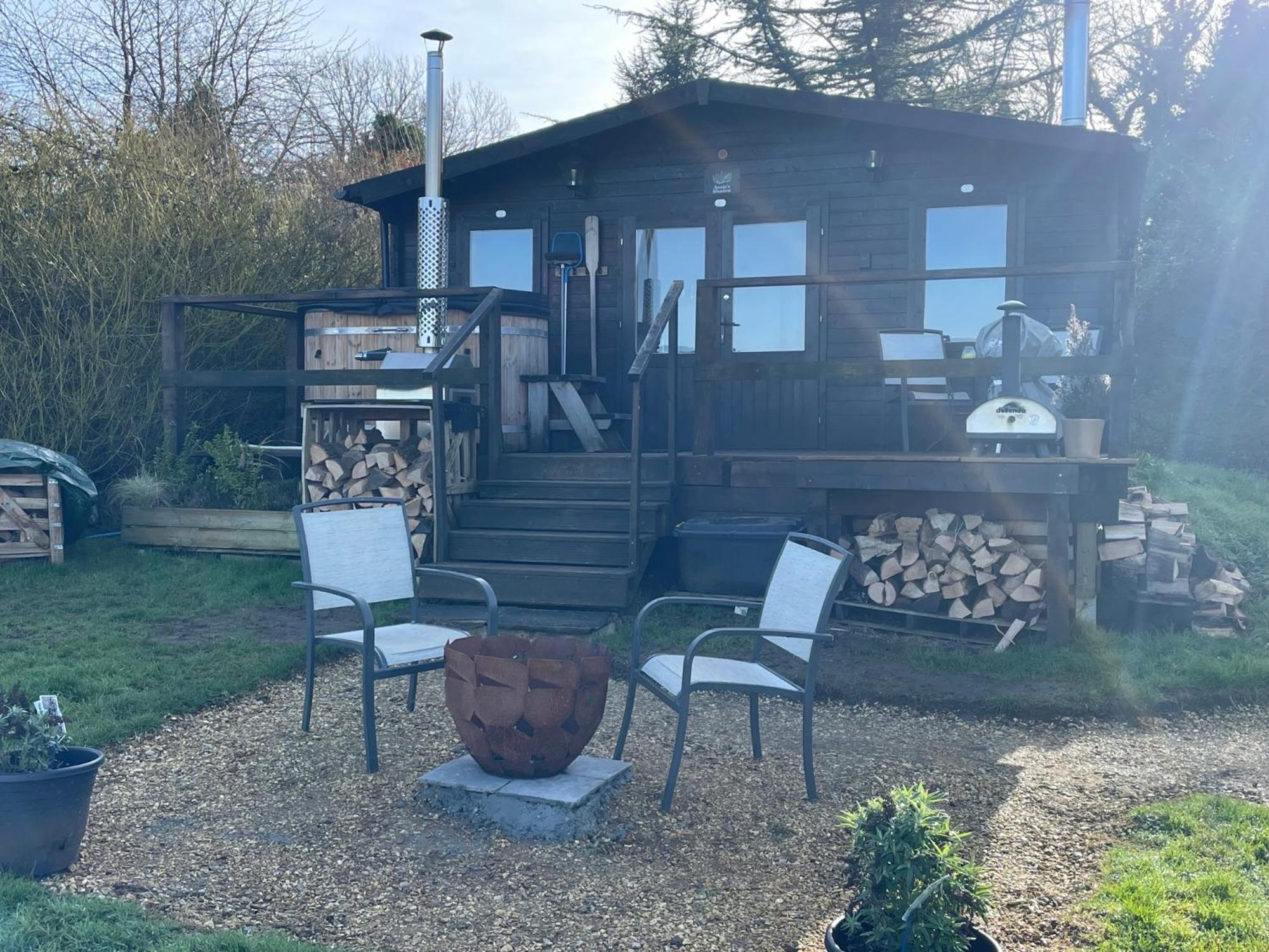 Cosy Cabin In Annie'S Meadow West Meon Экстерьер фото